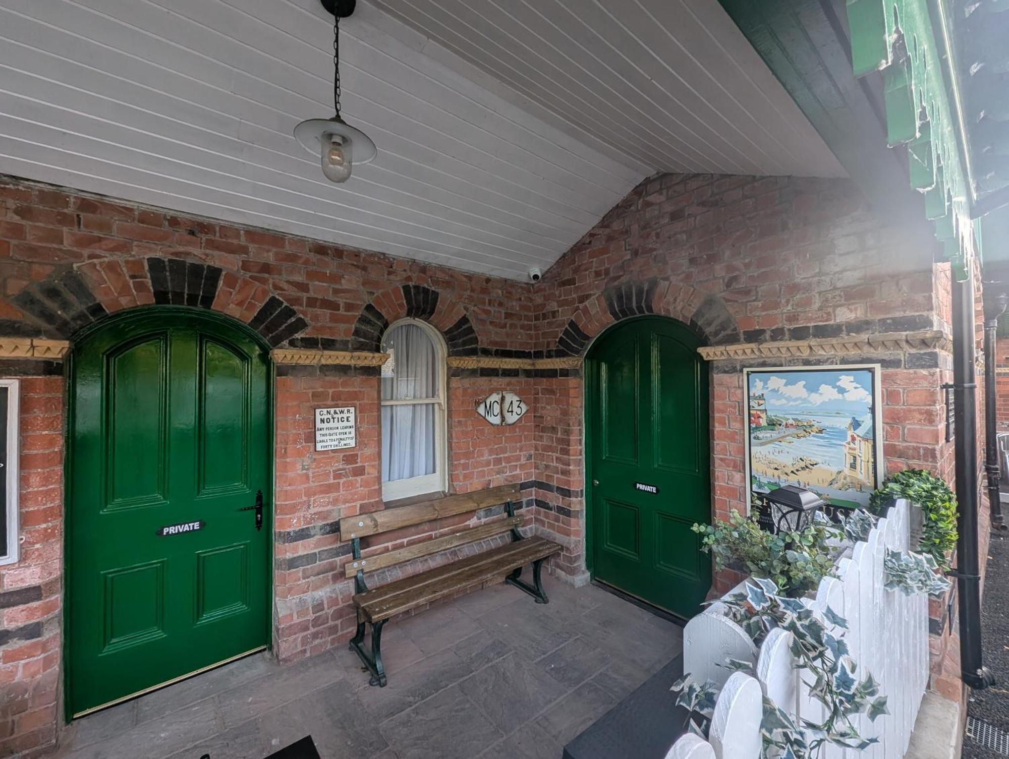 The Railway Sleeper Appartement Cullybackey Buitenkant foto